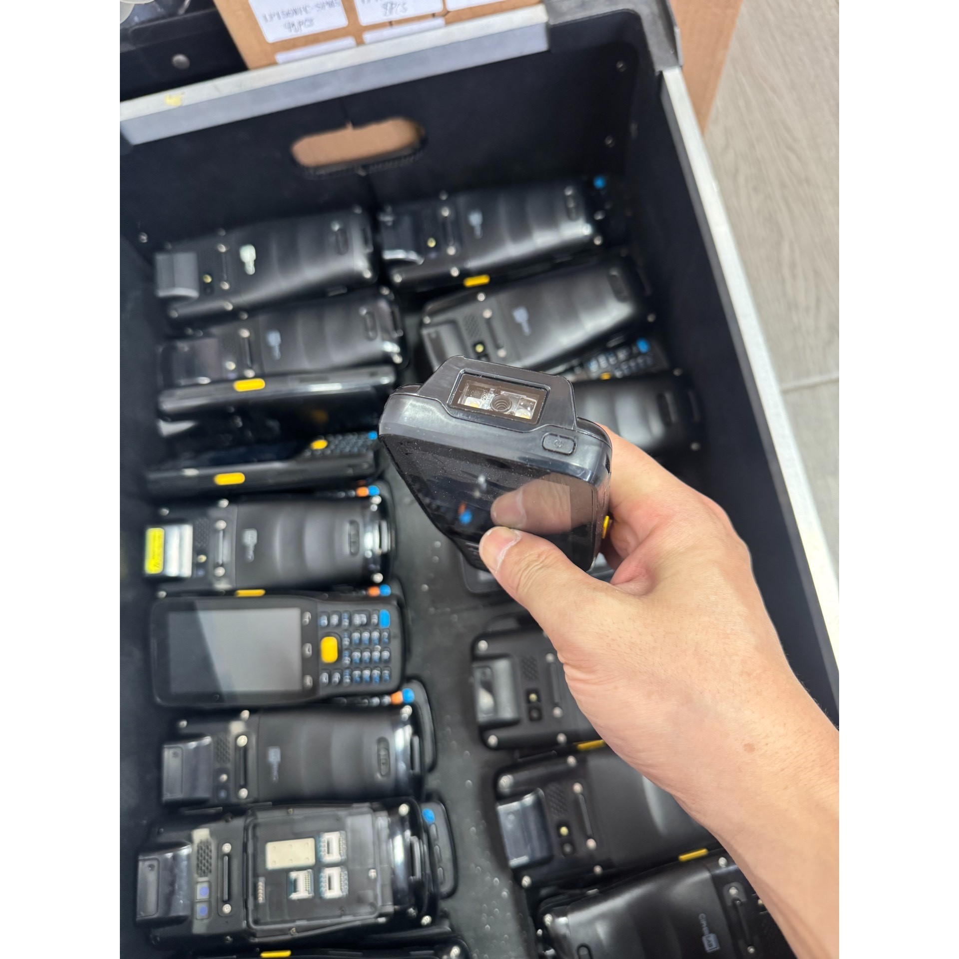 台湾欣技RK25移动用户终端,4G双卡全网通+WIFI,扫描