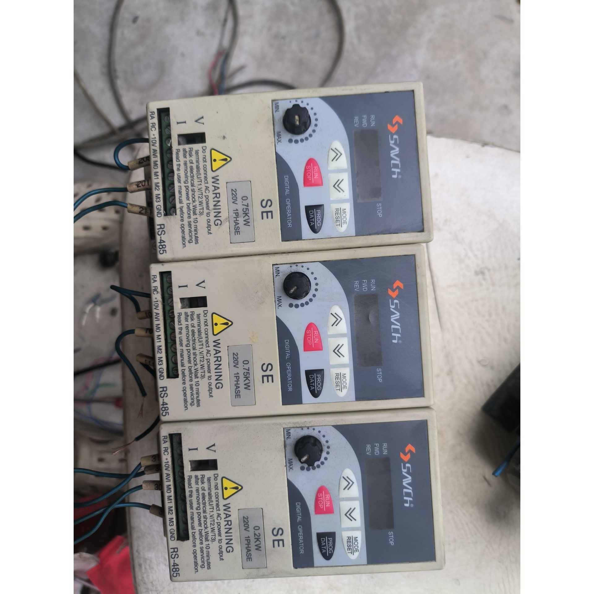 三基变频器,型号:SE-20071A 220v 0.75kw