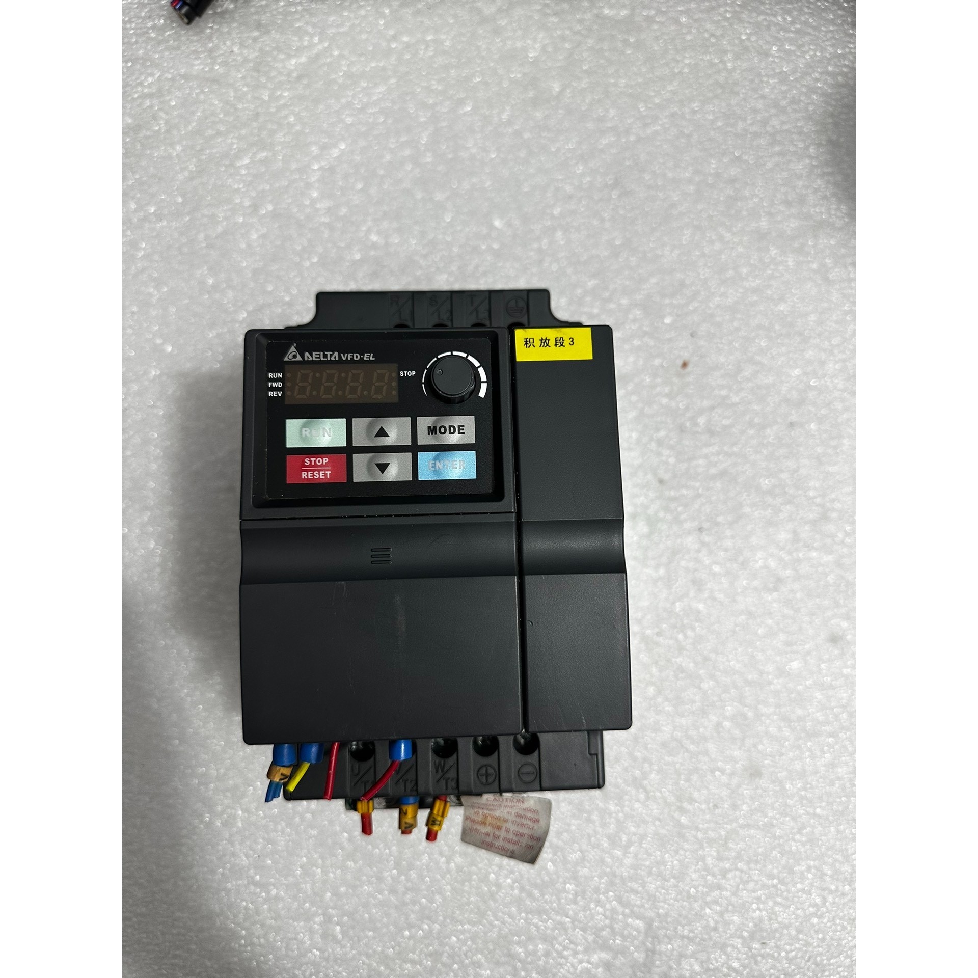 VALCOM压力表VPC-P-600KPa,另加一个压力传感