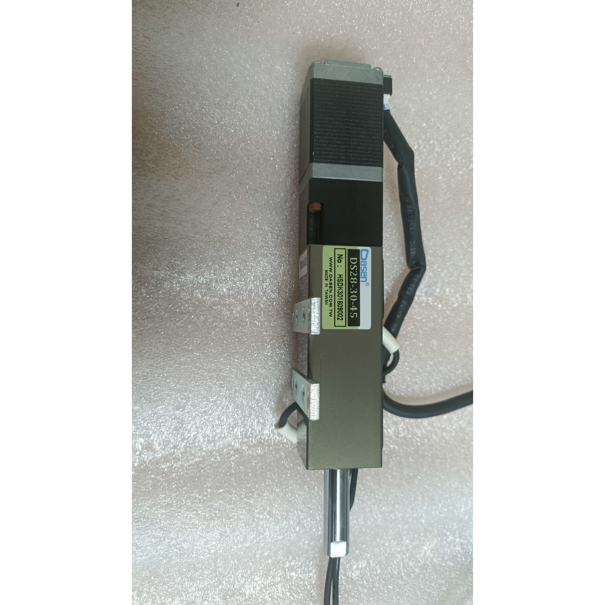 出一台台湾DASEN电动缸,型号DS28-30-45,编号H