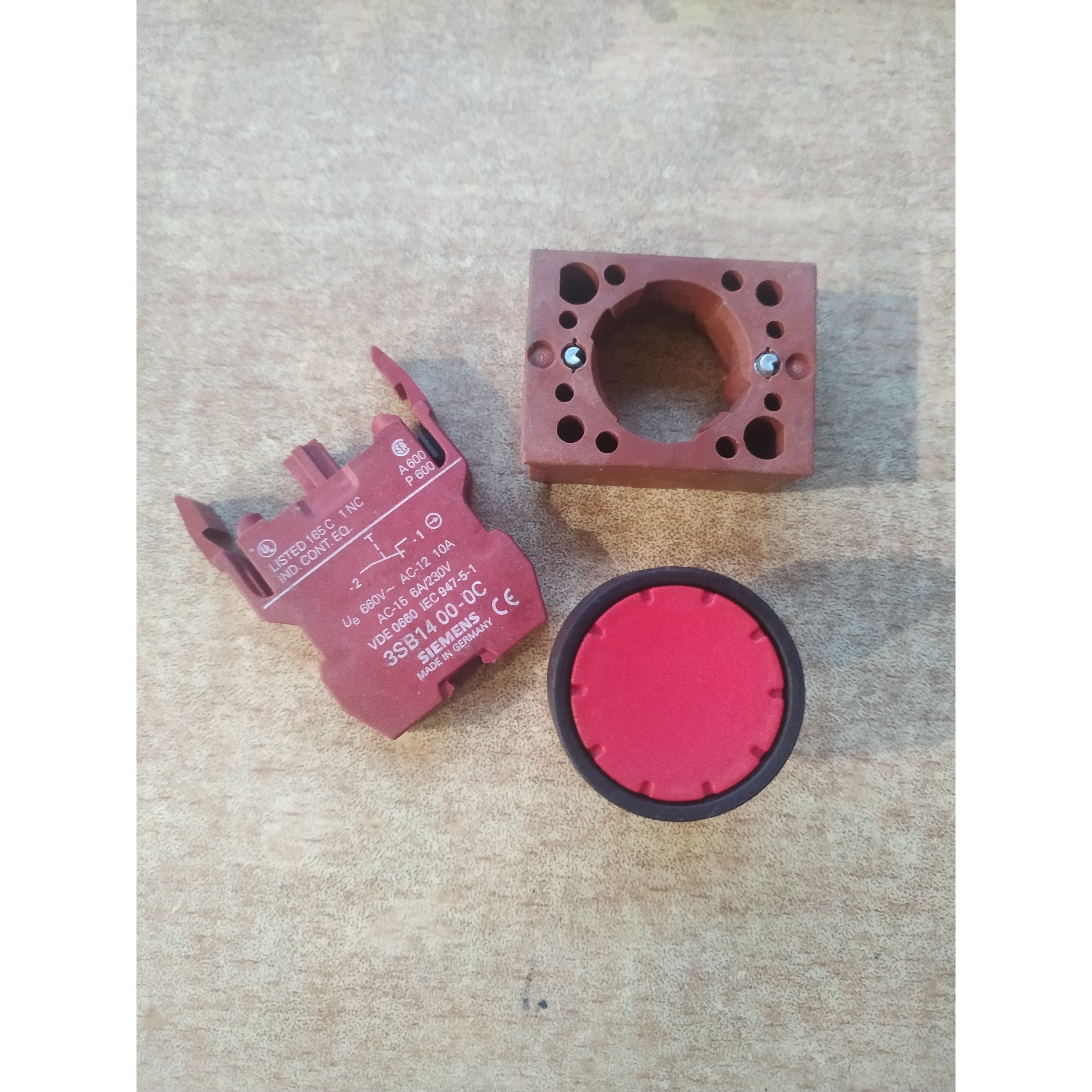 3SB1203-0AC01不透光按钮头.原装进口,