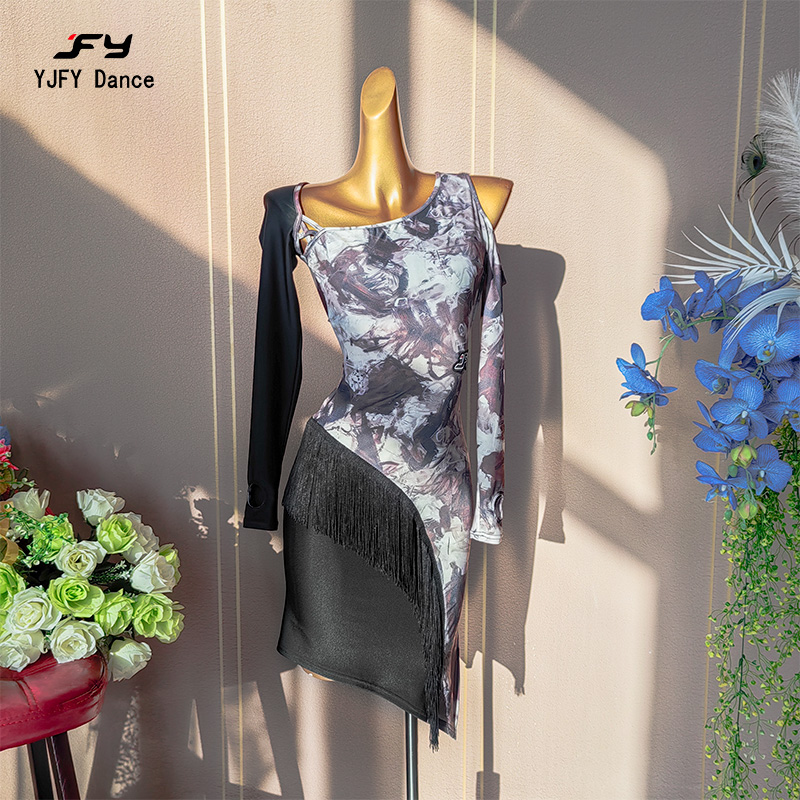 又见梵羽拼接花色流苏裙