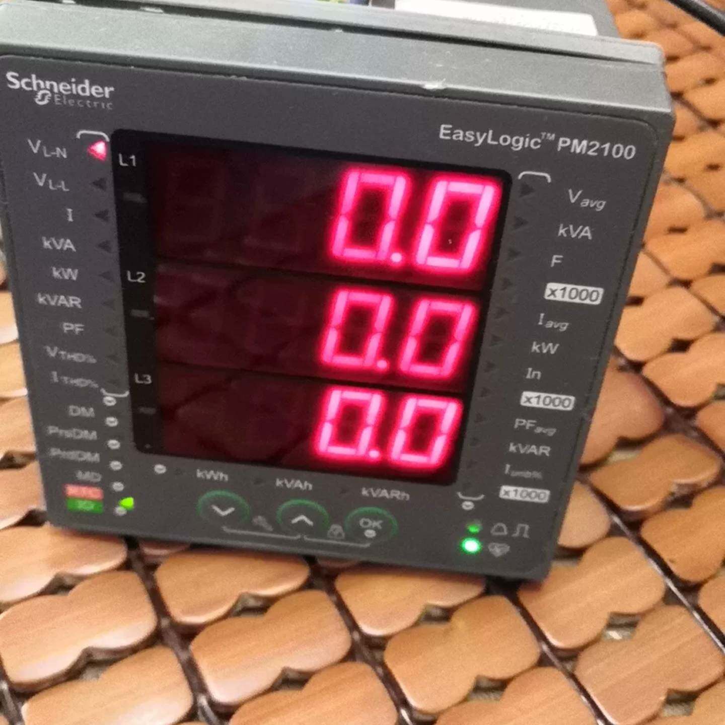 维修PM2100 ，，施耐德多功能电力参数测量表工程剩余原装进口?