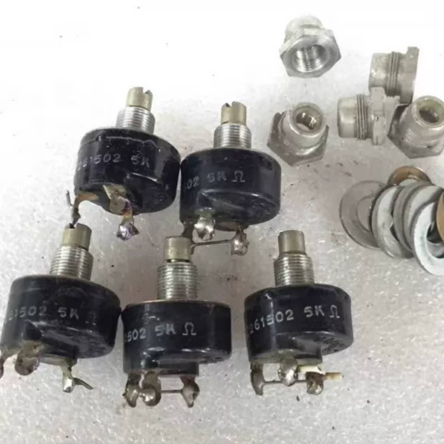 可维修英国40年代的5K欧胆机电位器,成色好尺寸25X15MM议价