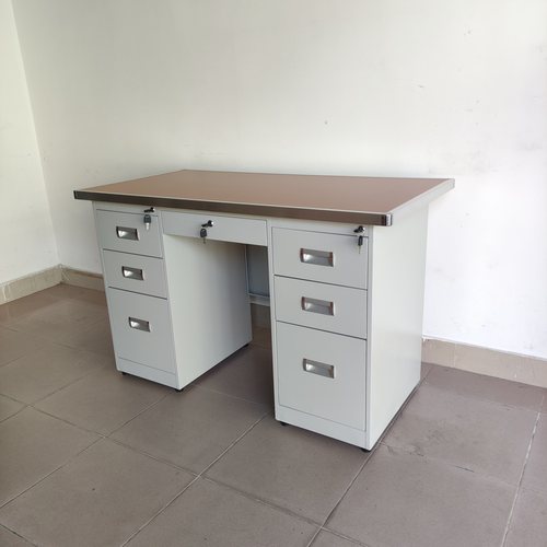 出口高品质钢质办公桌组装台式电脑桌1.2米职员铁皮桌1.4米员工桌