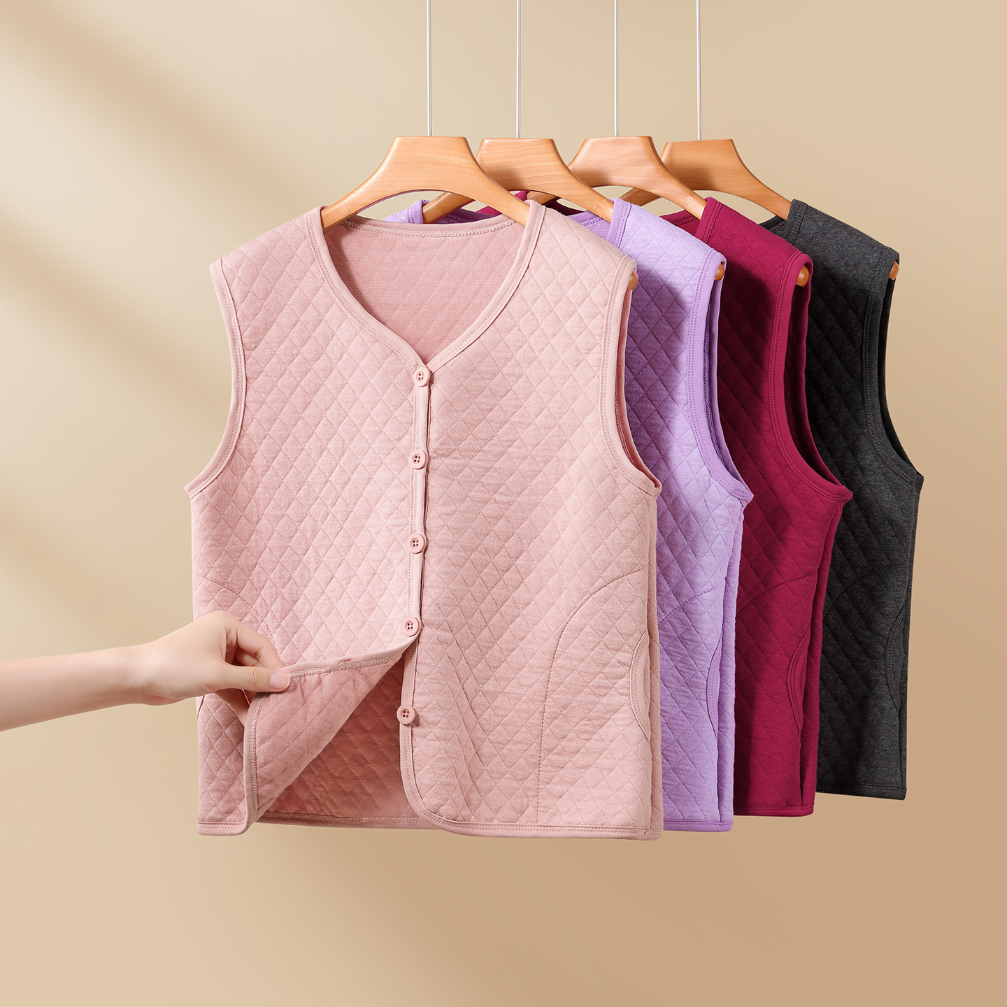秋冬中老年人三层夹棉加厚马甲女士保暖内衣宽松妈妈无袖坎肩上衣