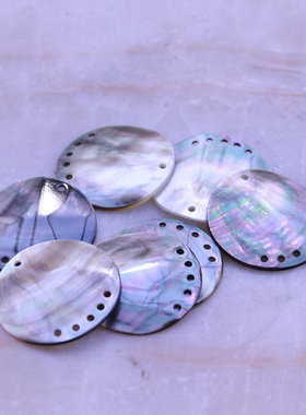 天然黑贝圆片多孔吊坠 40mm深海蝶贝壳片手工饰品项链服饰diy配件