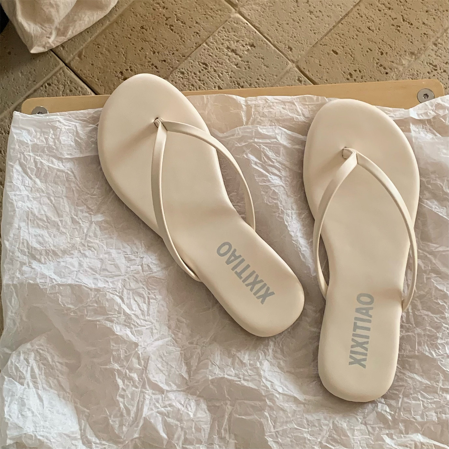 海边度假防滑韩系简约细带人字拖女夏季ins风沙滩平底夹脚凉拖鞋,居家布艺,居家凉拖/凉鞋,淘宝优惠券,粉丝福利购,淘宝优惠卷