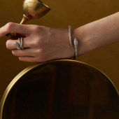 Riotlily艾特里里尼罗河往事系列简约大气蛇年手镯时尚 新年女款