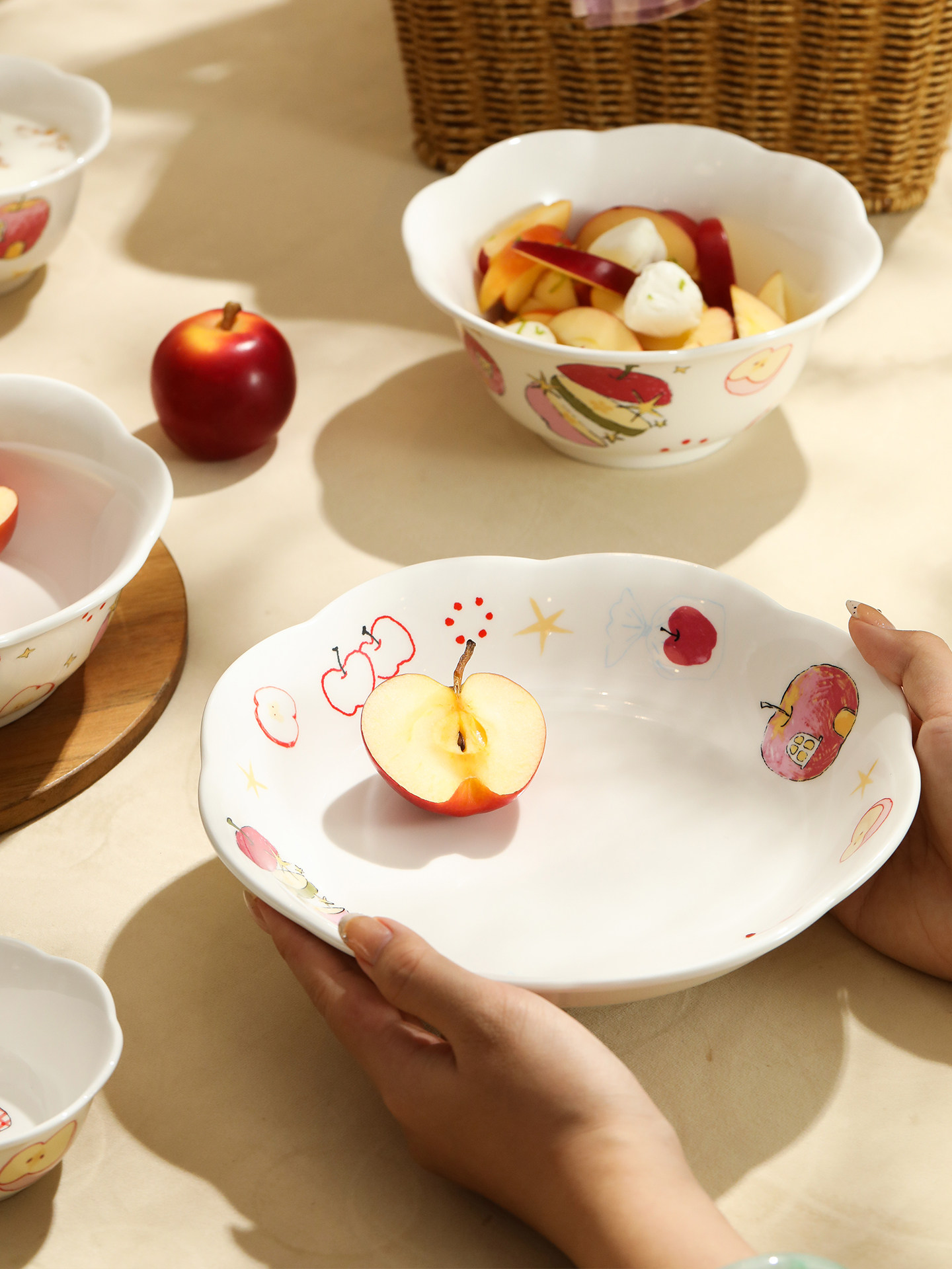 采购产品蓝莲花碗，盘子，陶瓷盘子，碗，家用面碗，米饭碗，餐盘