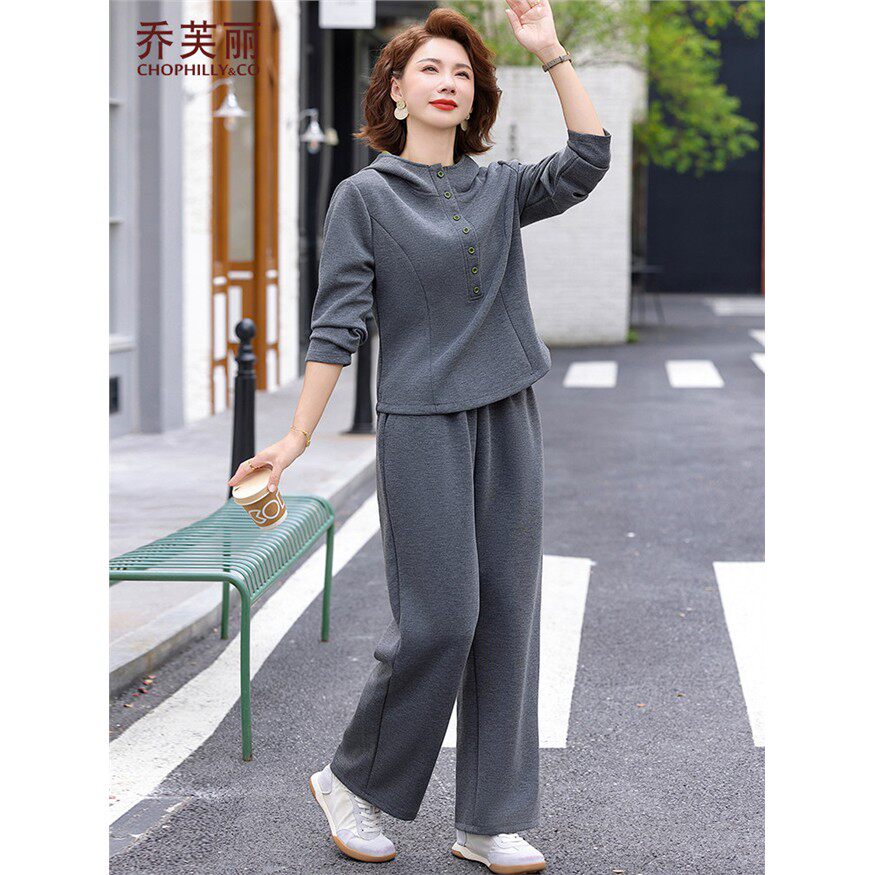 妈妈的秋季休闲运动套装2025新款中老年长袖运动衫女式春秋款两件