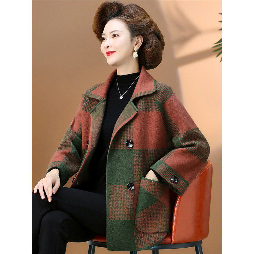 中年妈妈春秋洋气格子毛呢外套中老年人女装大衣春装高贵呢子上衣