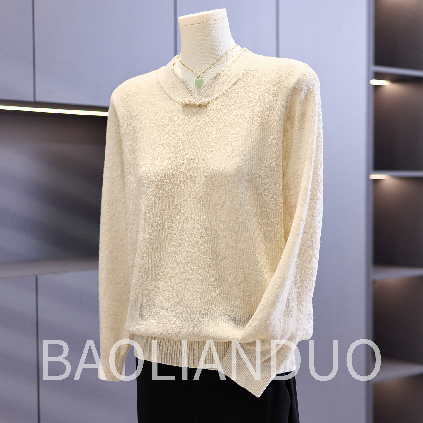 母亲节礼物妈妈春装针织小衫中年女装上衣中老年春秋薄款打底毛衣