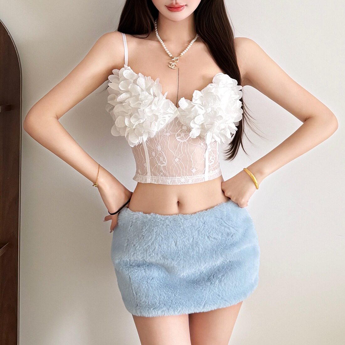 欧美风2026春季新款女装立体大花朵装饰蕾丝吊带短款小背心