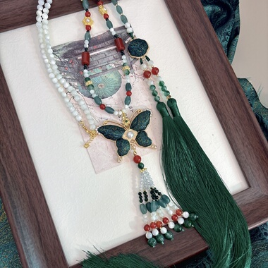 古风宋锦刺绣墨蓝蝴蝶长璎珞双背云富贵高级感中式旗袍汉服项链女