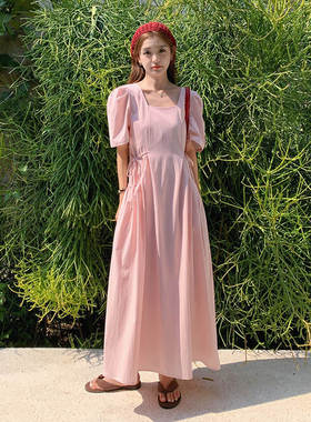方领泡泡袖法式收腰系带压褶口袋设计减龄粉色显瘦长款连衣裙