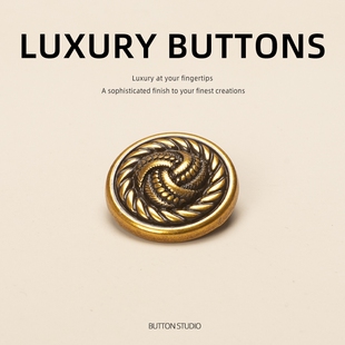 日常居家老年男士 大衣纽扣外套钮扣扣子温柔风穿搭短裙帽子扣外婆