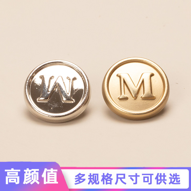 帽子扣燕麦色连衣裙翠绿薄款衬