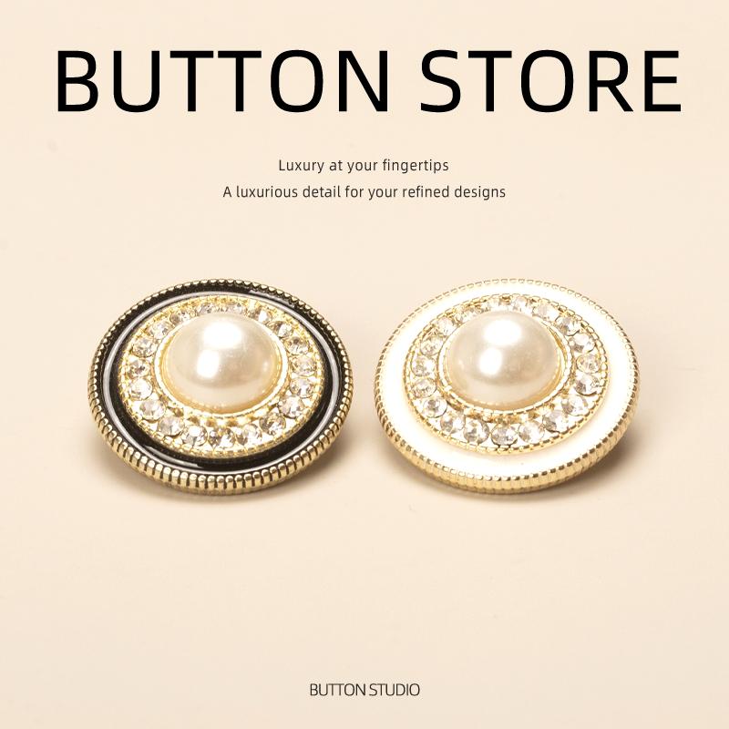 白色灰色大衣内衣女士珍珠扣子