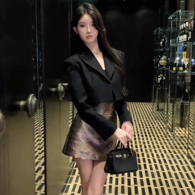 辣妹气质短款黑色西装外套2025秋季新款纯欲高腰包臀短裙裤套装图片