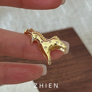 至恩S925纯银金属感镀黄金小马银饰吊坠镶钻马年2026挂件新年礼物