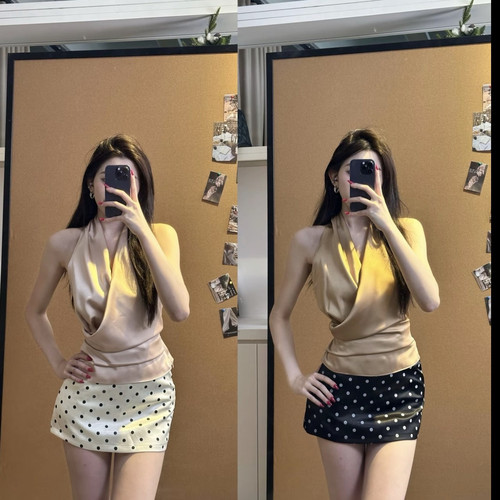 怡熙-纯御风御姐挂脖V领上衣+波点半裙套装(自带安全裤内衬)99009