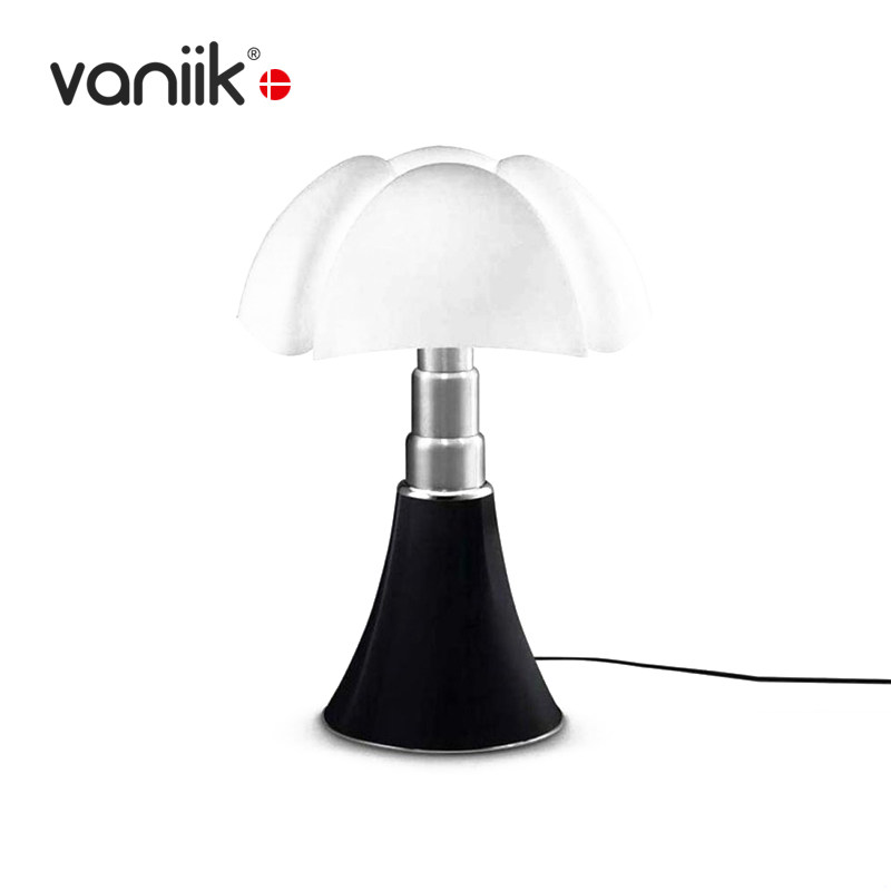 vaniik/北欧小户型样板间课题桌面装饰蝙蝠灯 Pipistrello 台灯