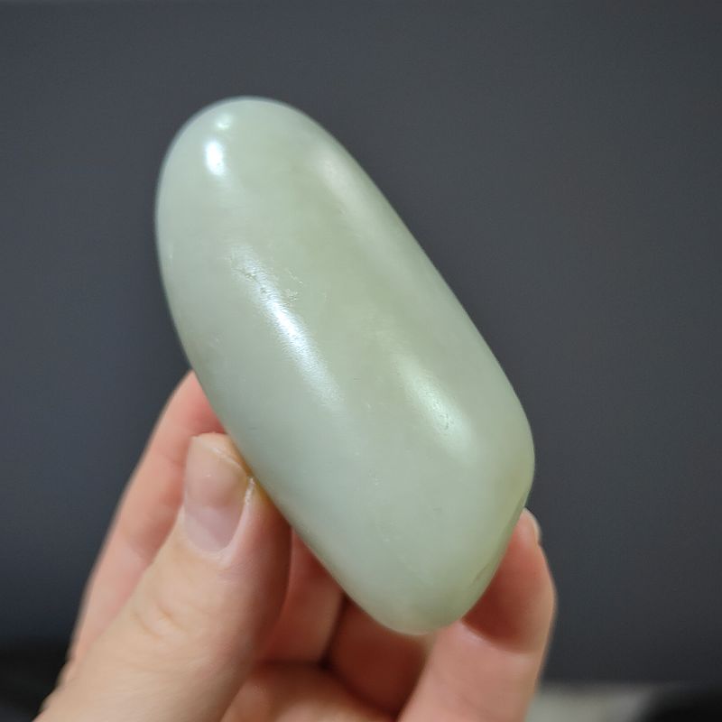 新疆玉龙河白玉籽料把件雕刻料