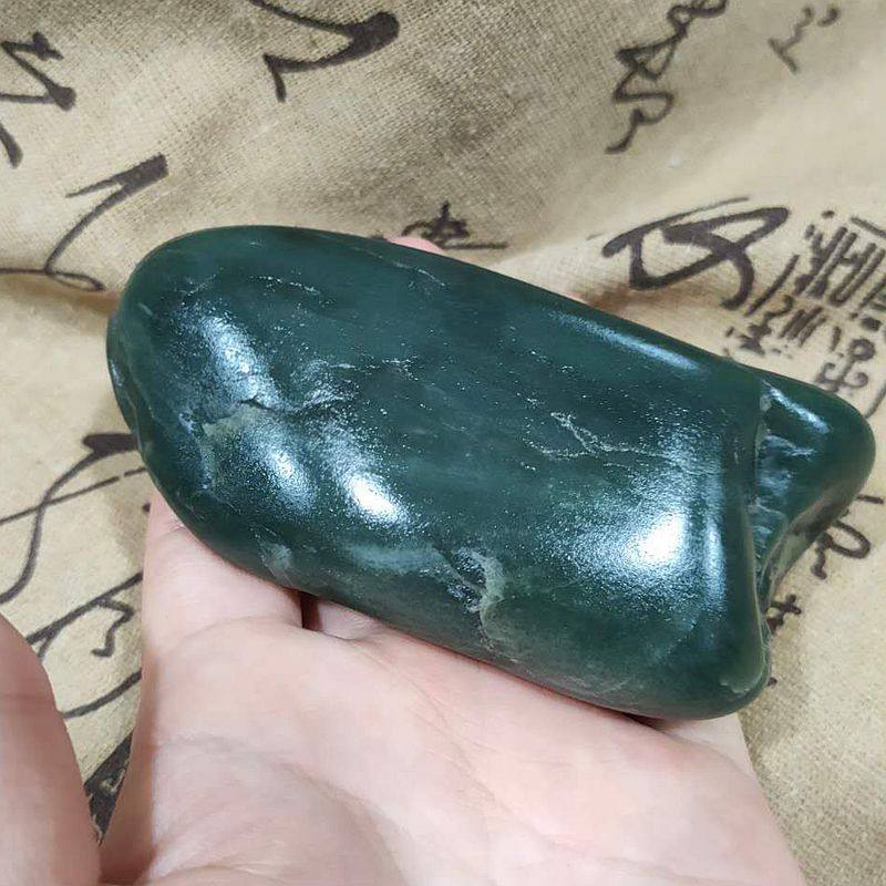 260克和田玉青玉籽料原石 沙枣青青玉油润顺手把件天然玉石原料