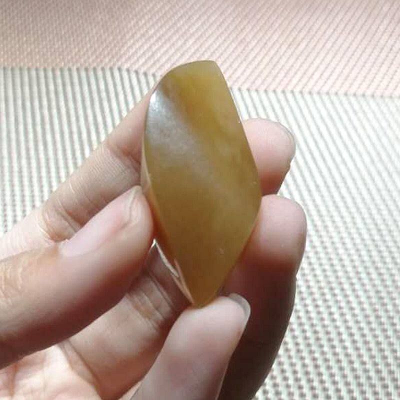 11.5克新疆和田玉糖玉山料原石 且末料糖玉挂坠吊坠籽佩戴带证书