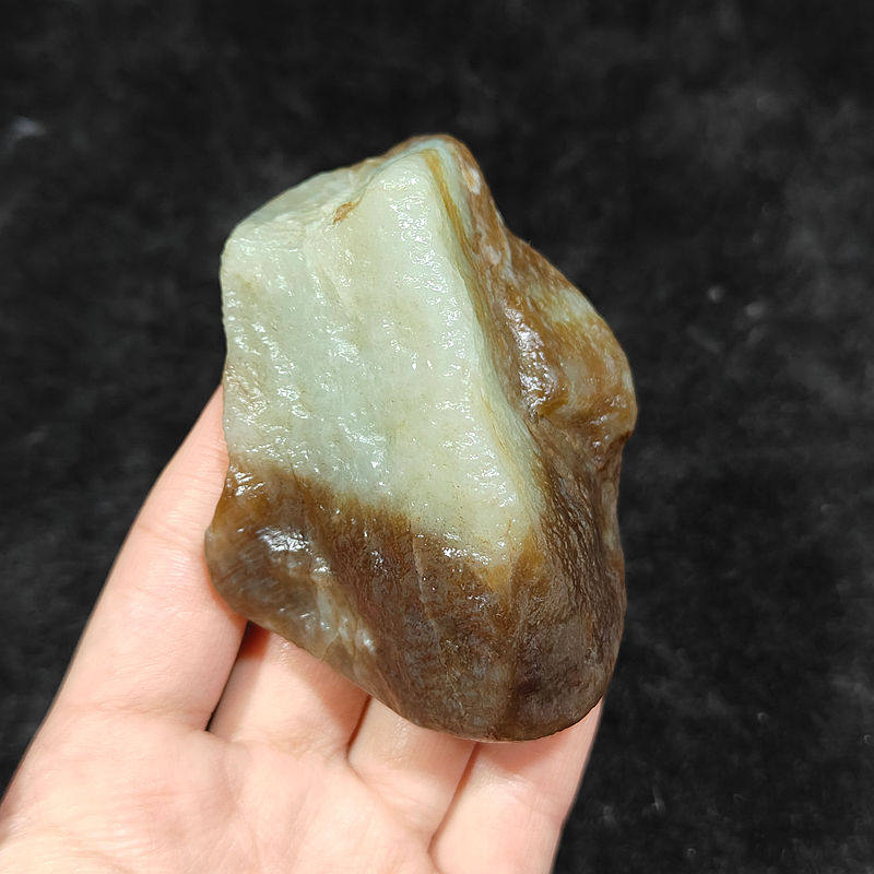 新疆糖青白玉山流水戈壁料把件料