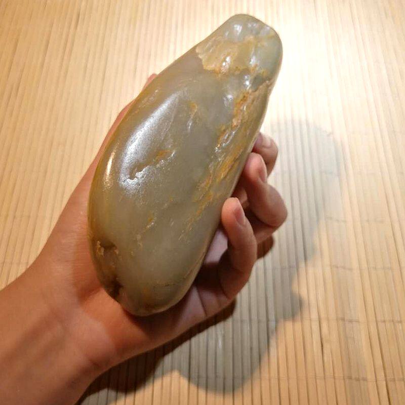 599克新疆和田玉青白玉籽料原石黄沁真皮青白玉籽原料独籽手把件