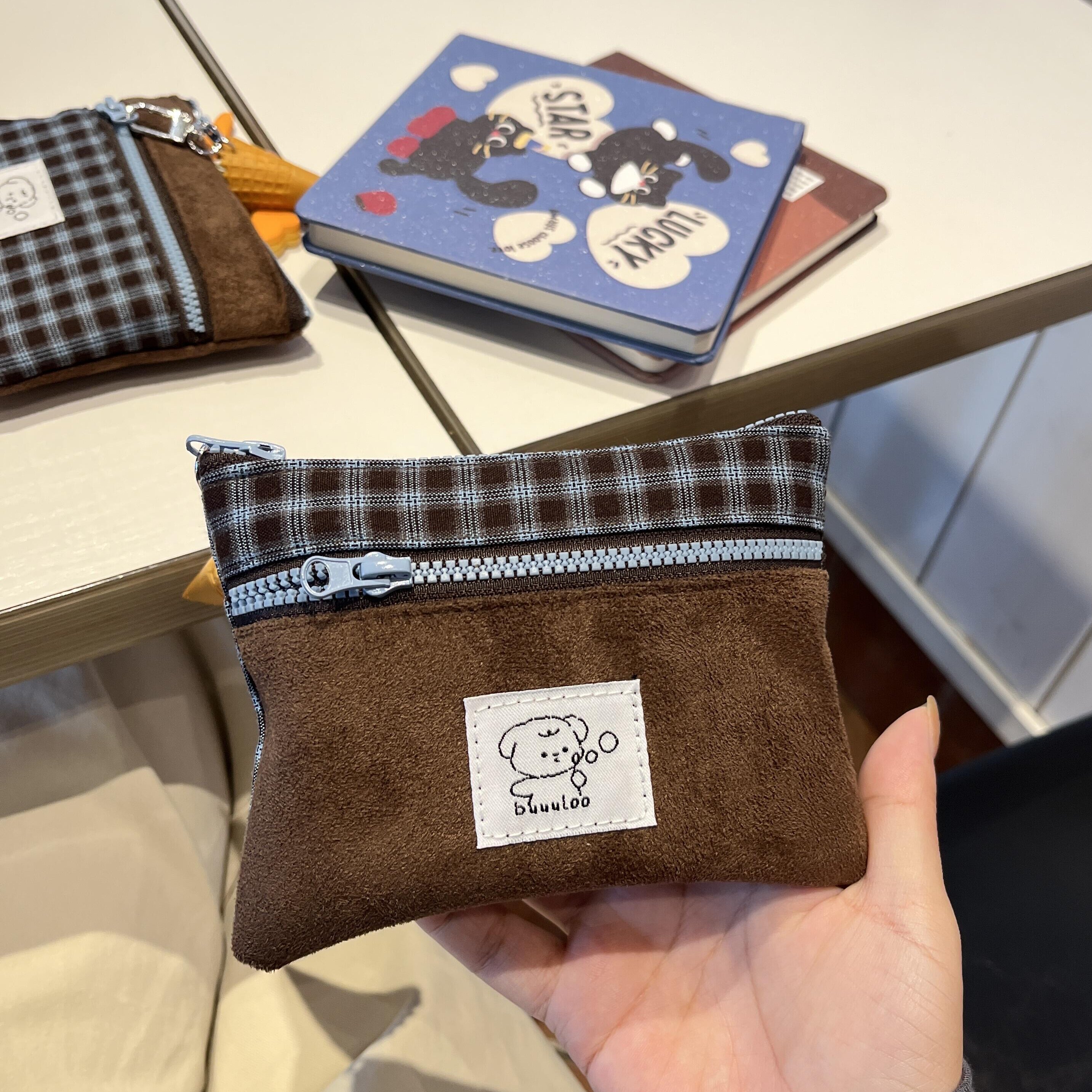 复古麂皮化妆包小型精致便携包外出卫生巾收纳包杂物小包零钱包女