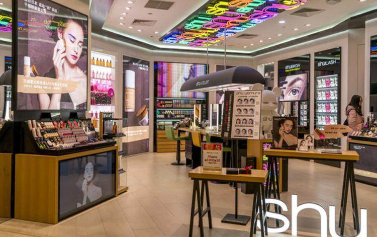 化妆品店设计效果图香水专卖店专卖店橱窗专卖店门头化妆品专卖店