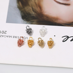 diy饰品挂件配饰保色18K金小吊饰小松果吊坠手工水晶珍珠手链材料
