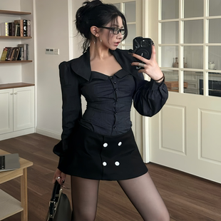 HunterGirl极简风排扣黑色半身短裙女A字裙法式显瘦百搭低腰裙裤