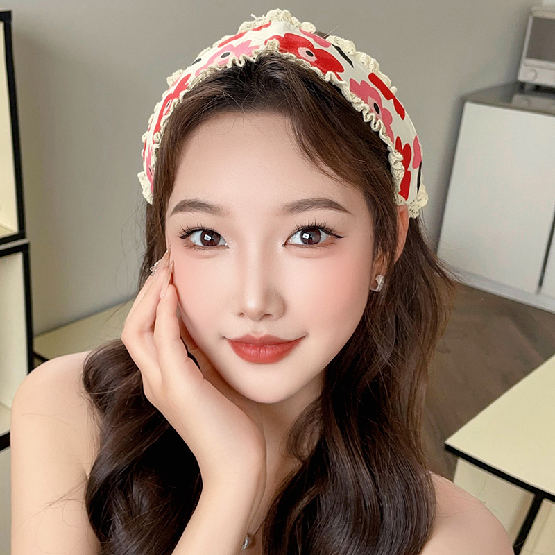 少女甜美碎花刘海贴女生