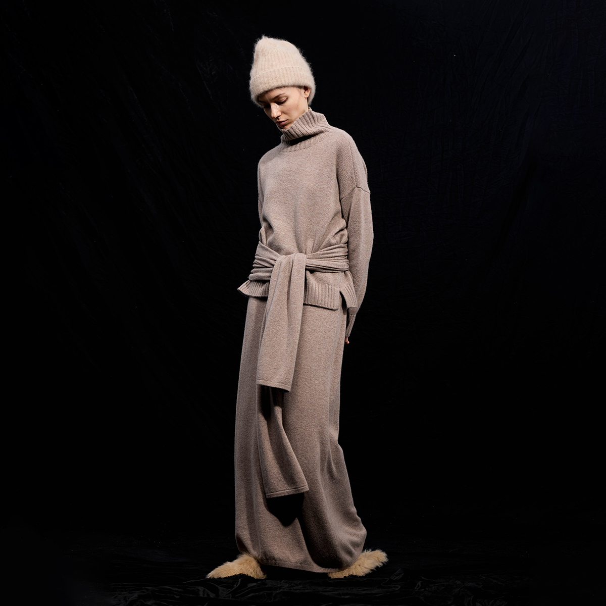 CHICC3蓬松软糯云朵感羊绒羊毛纱松弛慵懒风复古粗针高领廓形毛衣