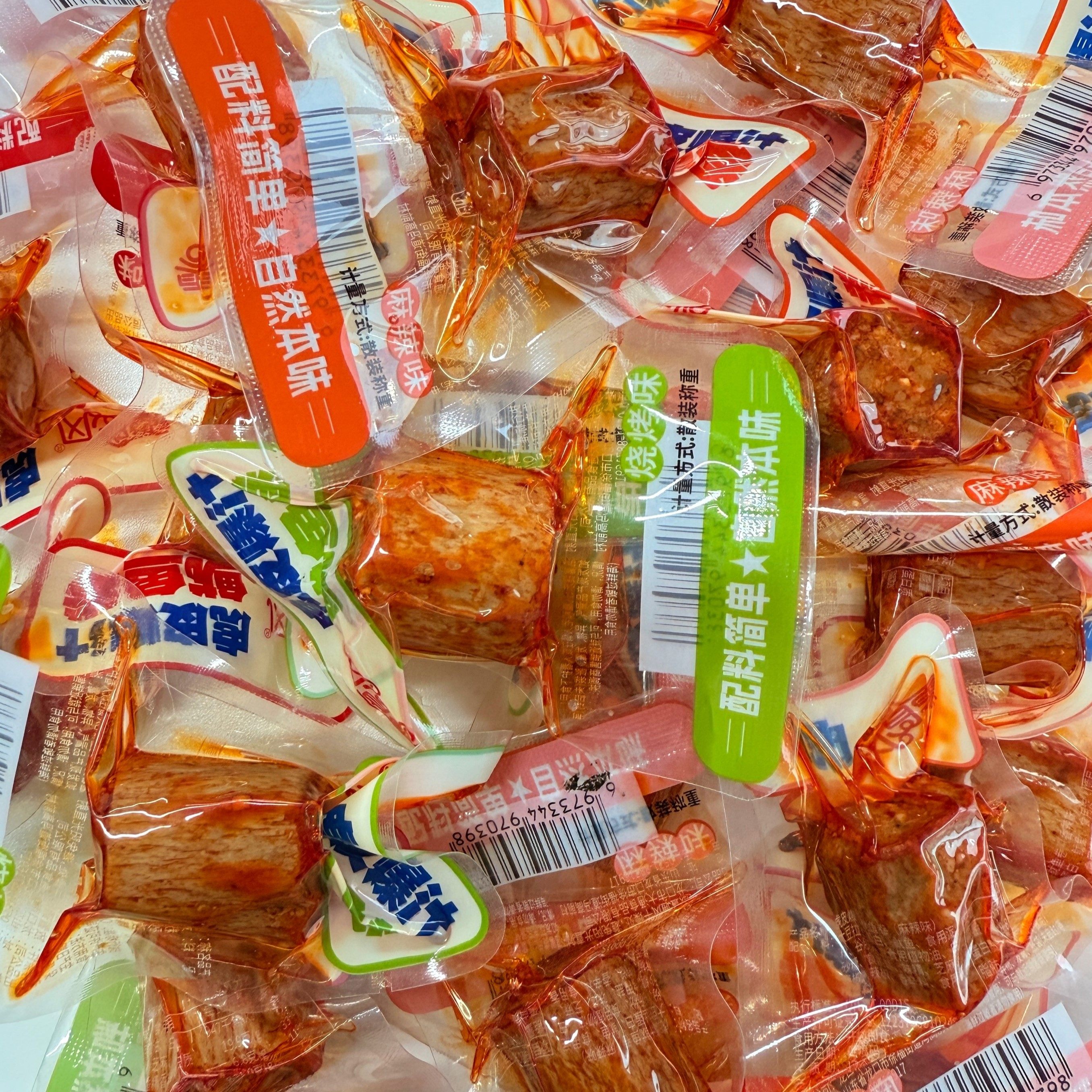 渔大叔手撕素肉豆干素食虎皮爆汁鱿鱼卷香辣解馋零食休闲食品小吃