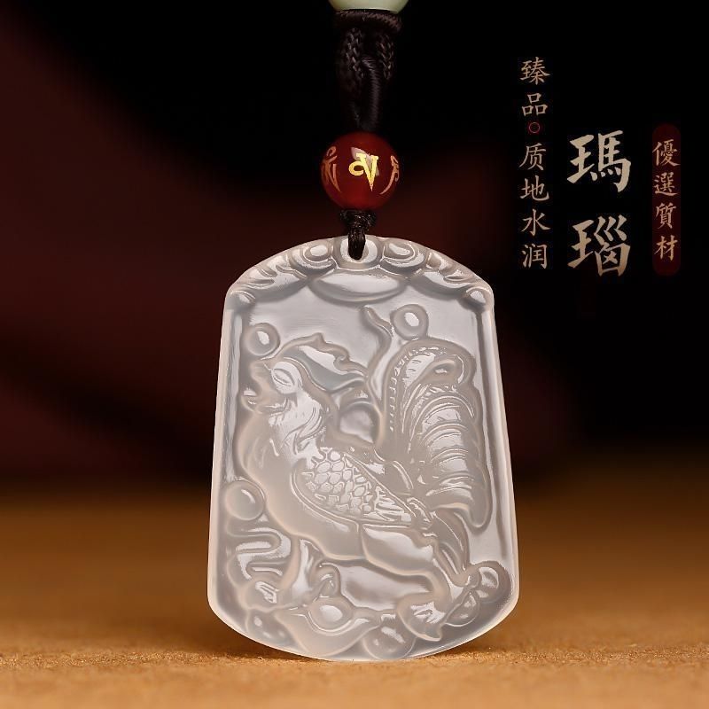 天然白玛瑙吊坠玉坠本命年属兔鼠龙马鸡猪项链十二生肖守护神挂件