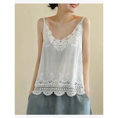 Loose cut out lace suspender top for women宽松镂空蕾丝上衣女