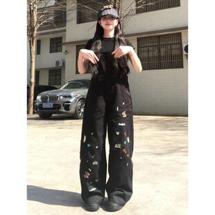 甜酷童趣刺绣黑色牛仔背带裤子女2026新款春季复古重工直筒拖地裤