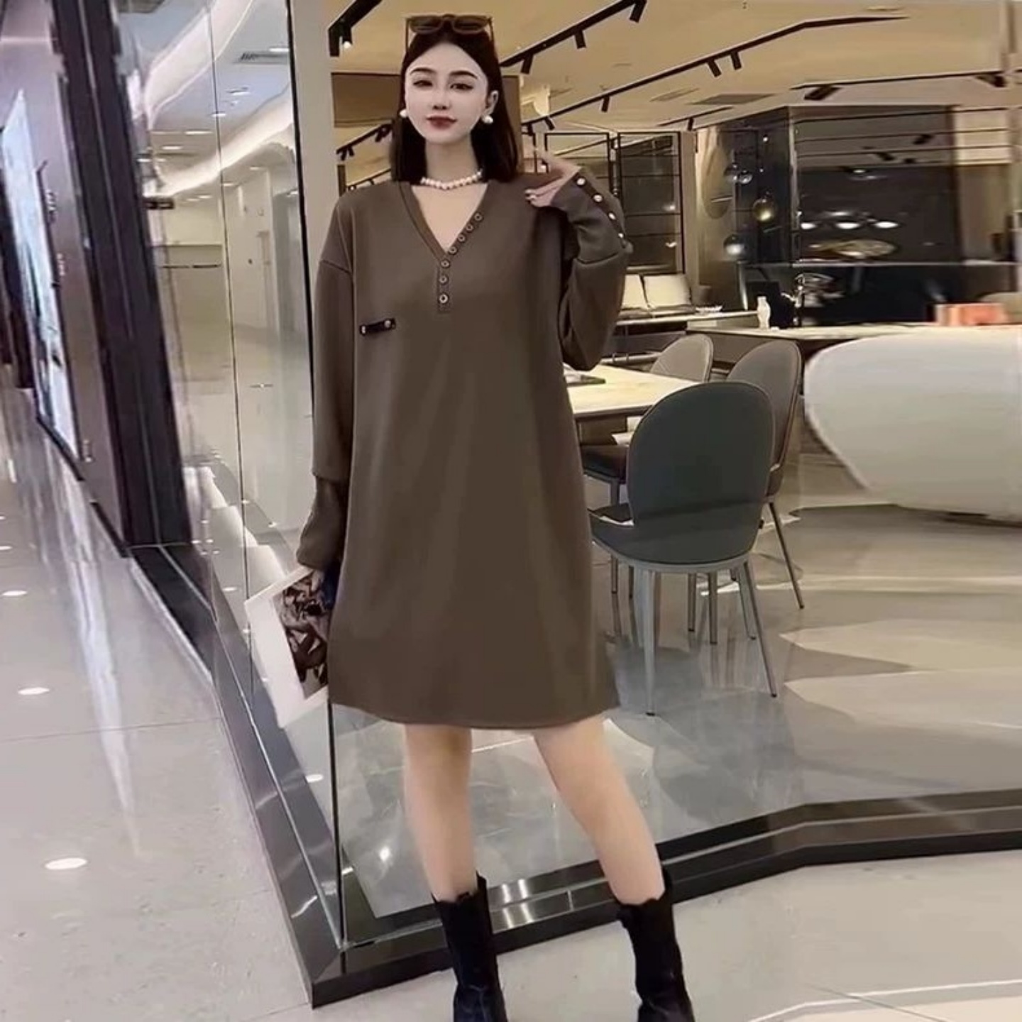 中长款宽松遮臀休闲V领上衣