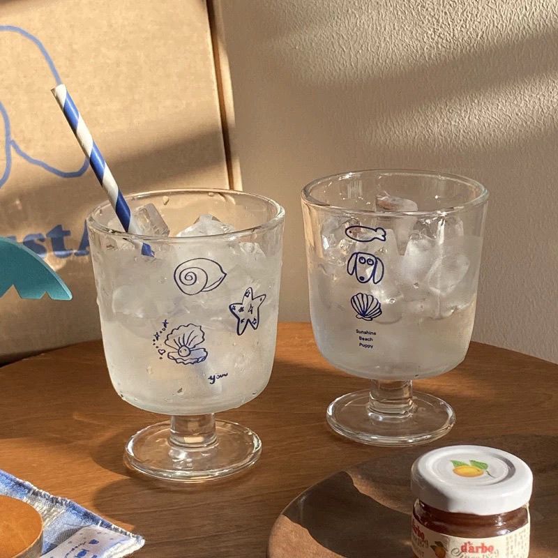 线条小狗高脚杯小众中古简约蓝色线条插画贝壳小狗玻璃高脚杯甜品