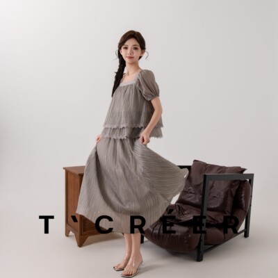 T`CREER｜雾影褶皱 法式优雅方领泡泡袖褶皱肌理上衣+半裙套装女