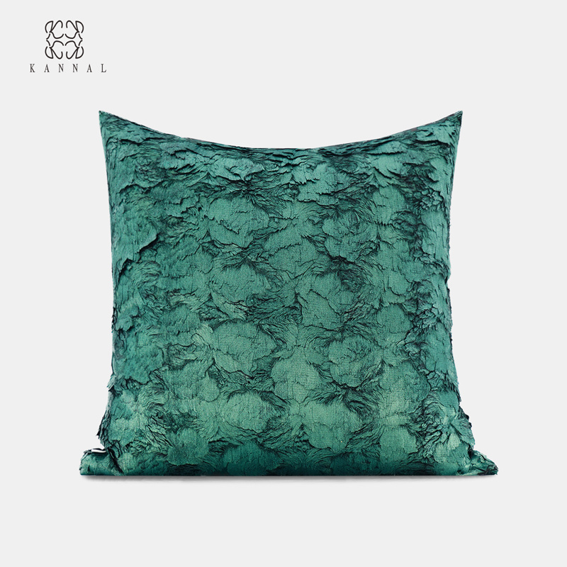 『绿野万物生』墨绿色艺术方枕