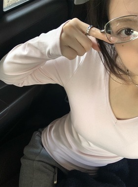黑奶酪 BLACK~秋季温柔百搭V领粉色T恤内搭修身长袖打底衫