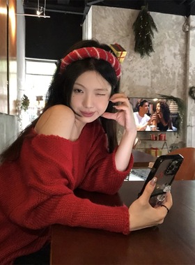 黑奶酪 BLACK~慵懒一字肩红色毛衣露肩设计宽松斜肩针织衫