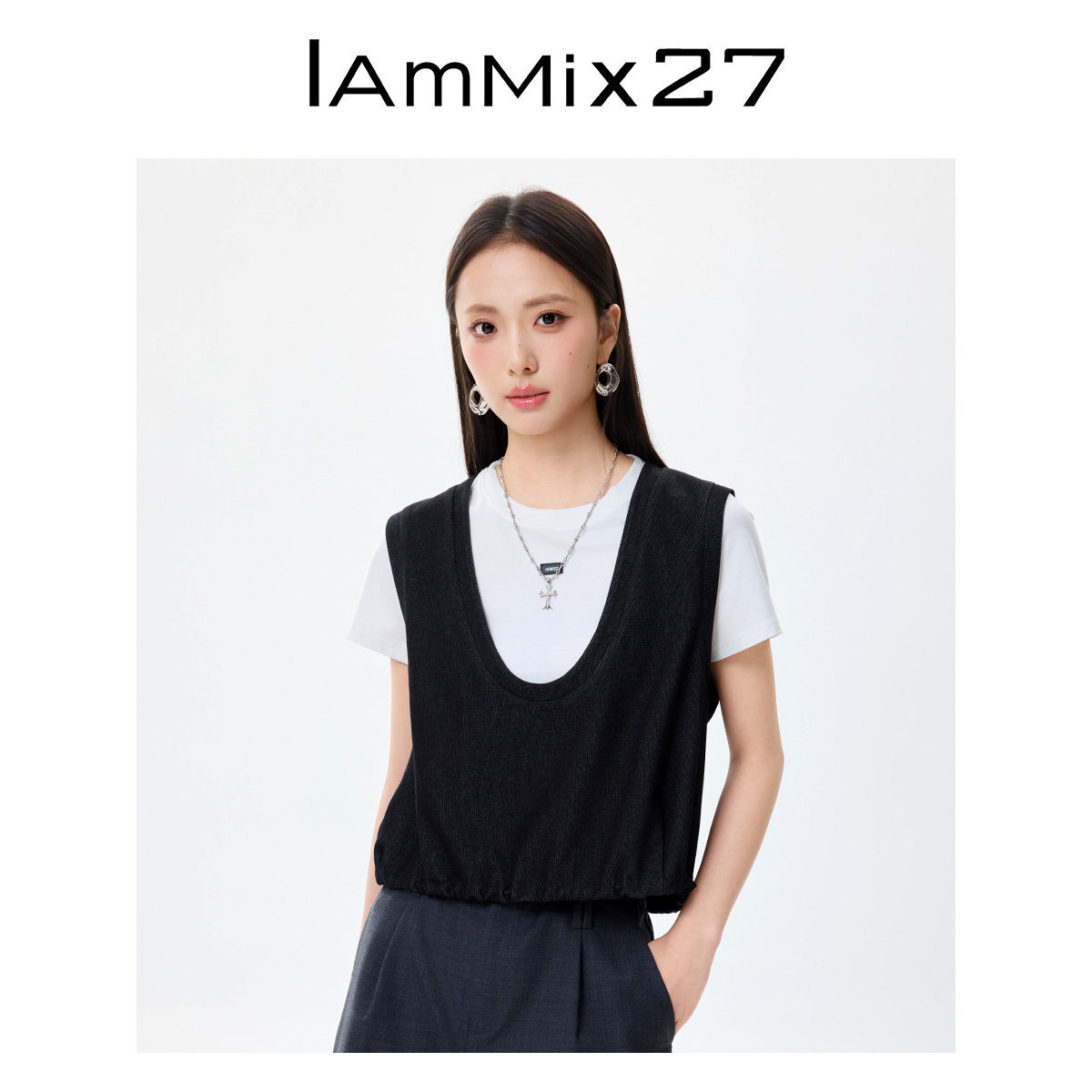 IAmMIX27两件套上衣女短款宽松黑白撞色叠穿套头马甲圆领T恤套装