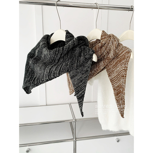 七七oin 复古邓肯花纱混纺三角围巾秋冬高级感气质保暖围脖披肩潮